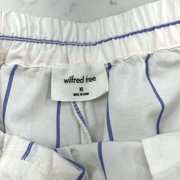 Wilfred free pull on 100% cotton shorts with pockets cream with blue stripe - Picture 2 of 4